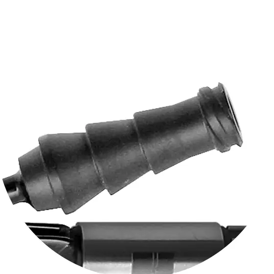 Nahaufnahme eines schwarzen Kabelanschlusses einer bipolaren Pinzette vor weißem Hintergrund.